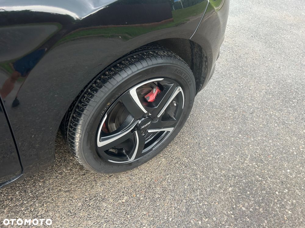 Ford Fiesta 1.0 Celebration - 11