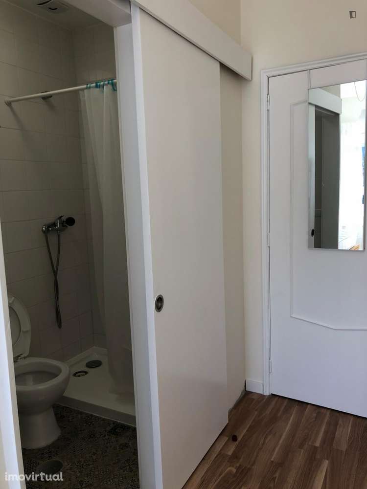 Quarto - localizado em Paranhos Porto - Grande imagem: 3/27