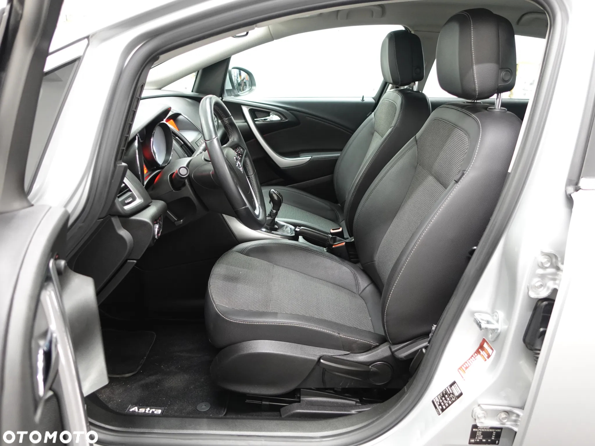 Opel Astra IV 1.6 CDTI Cosmo - 23