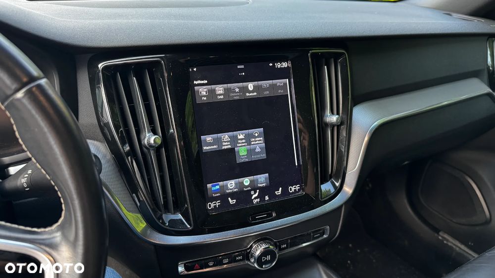Volvo V60 B4 D R-Design - 17