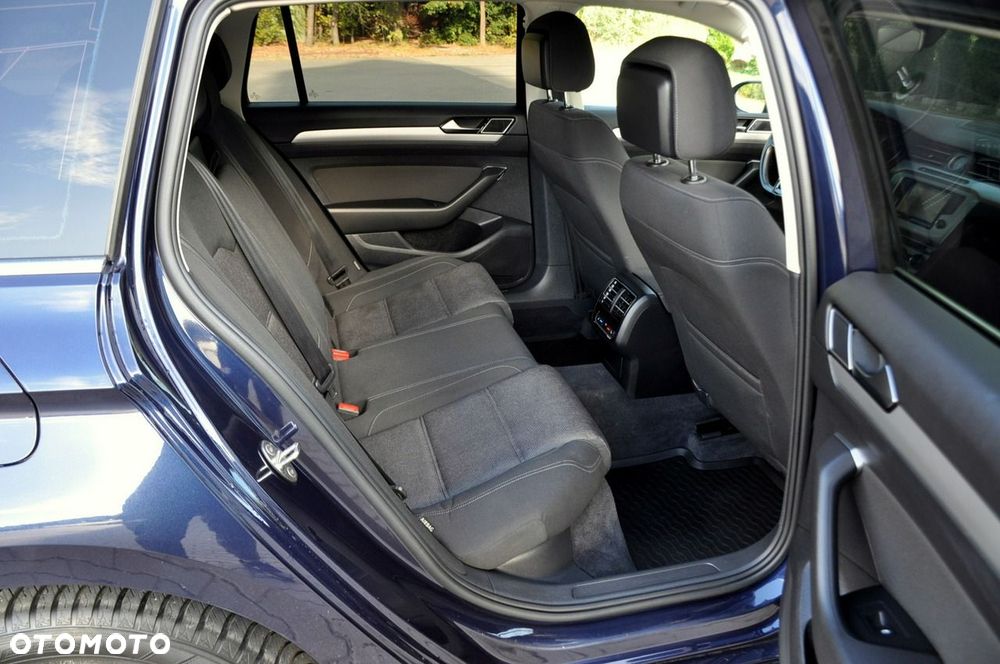 Volkswagen Passat Variant - 19