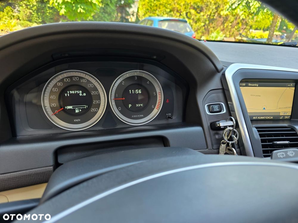 Volvo XC 60 - 8