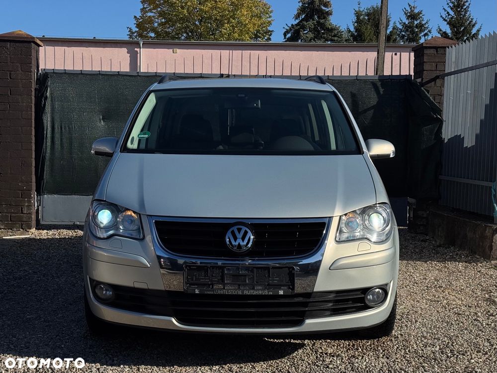 Volkswagen Touran 2008 photo 2