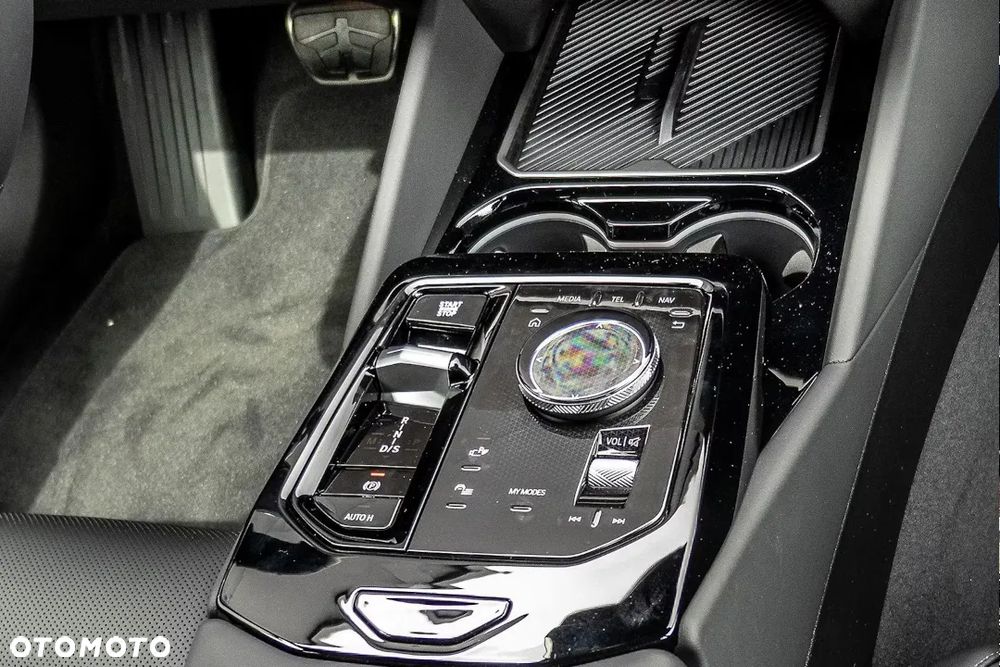 BMW Seria 5 520d xDrive mHEV - 16