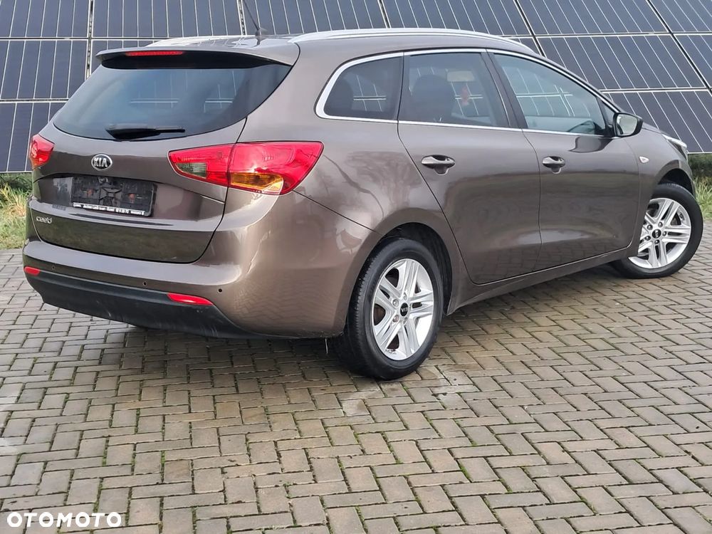 Kia Ceed 1.6 GDI Dream-Team Edition - 6
