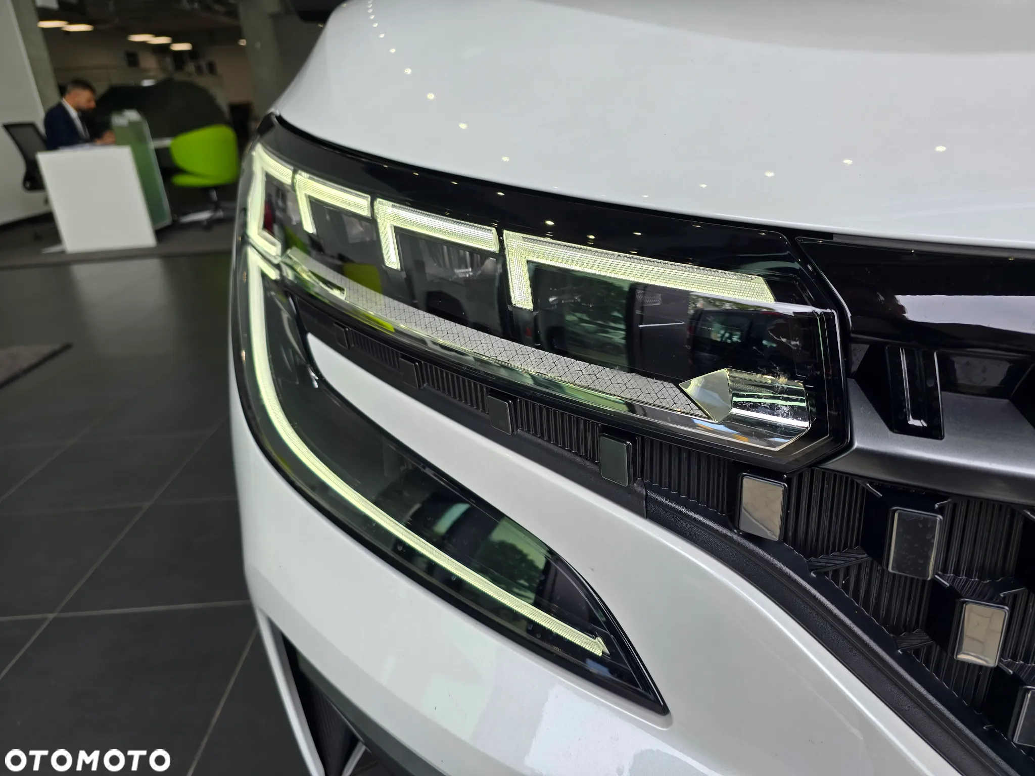Renault Austral 1.2 E-Tech Full Hybrid 200 Iconic esprit Alpine MMT - 9