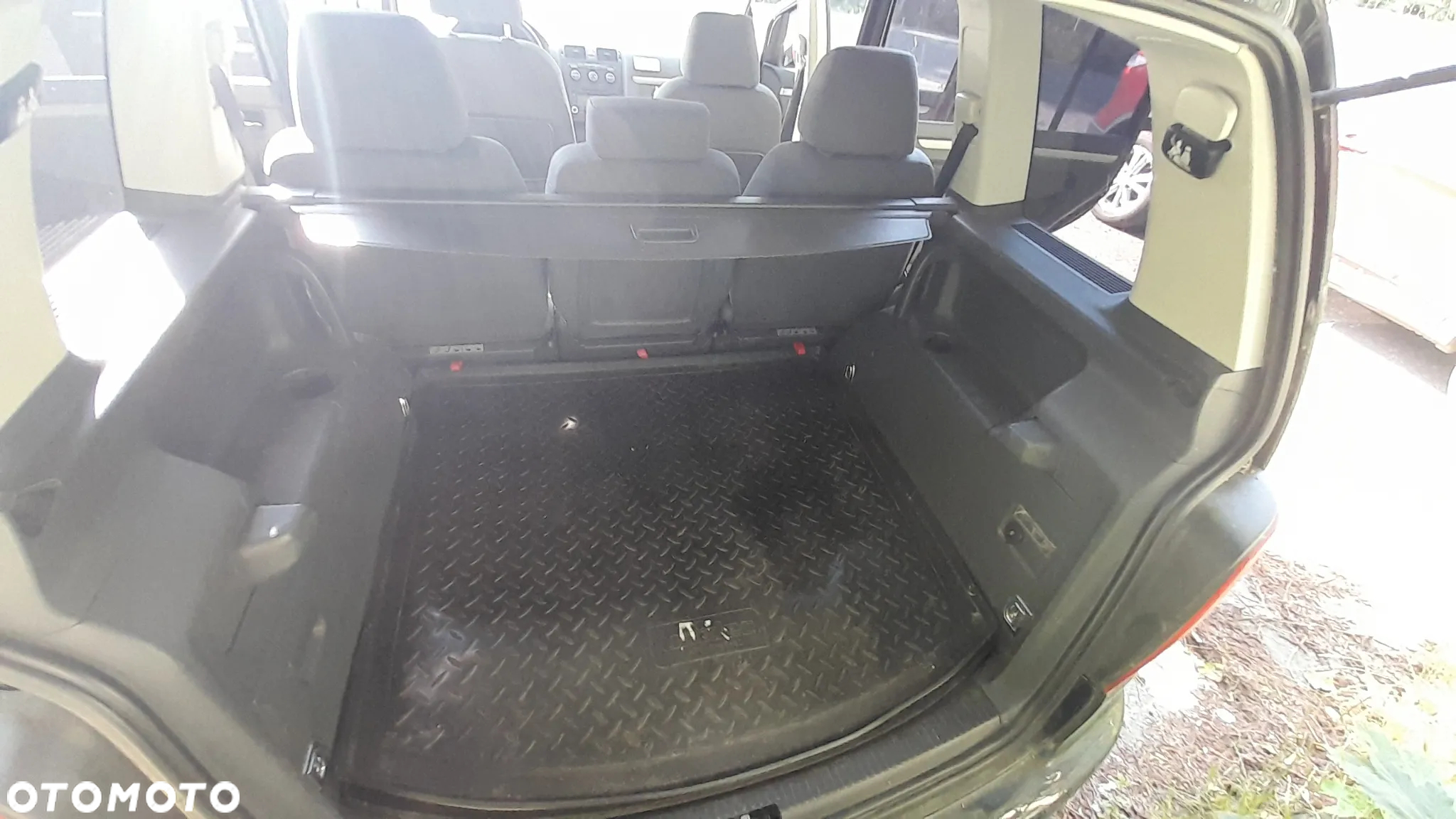 Volkswagen Touran 2.0 TDI Trendline - 11