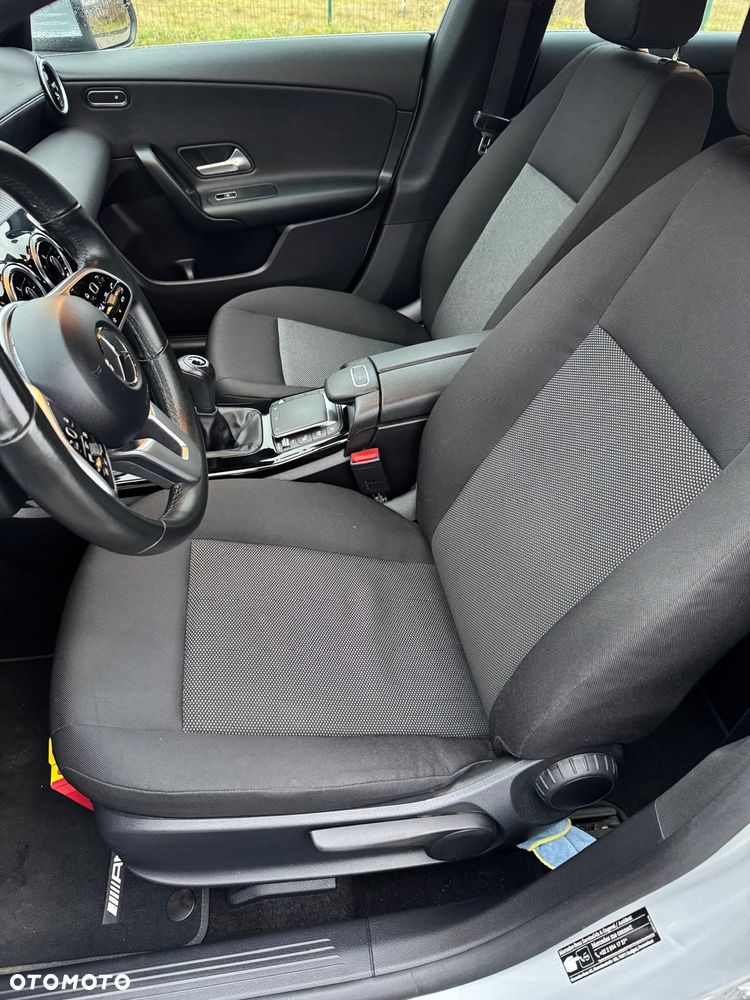 Mercedes-Benz CLA 180 d - 18