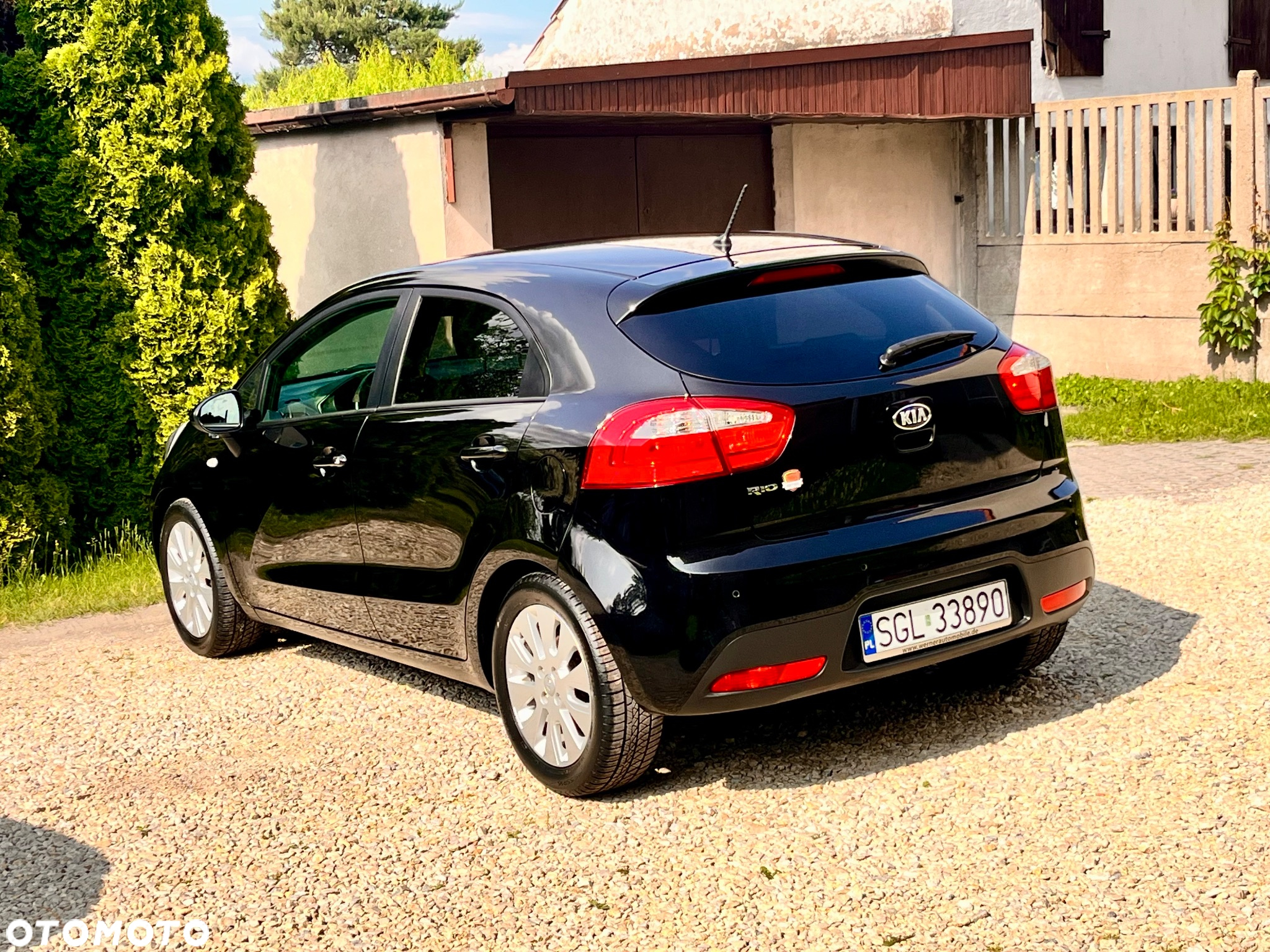 Kia Rio 1.2 Dream Team Edition - 32