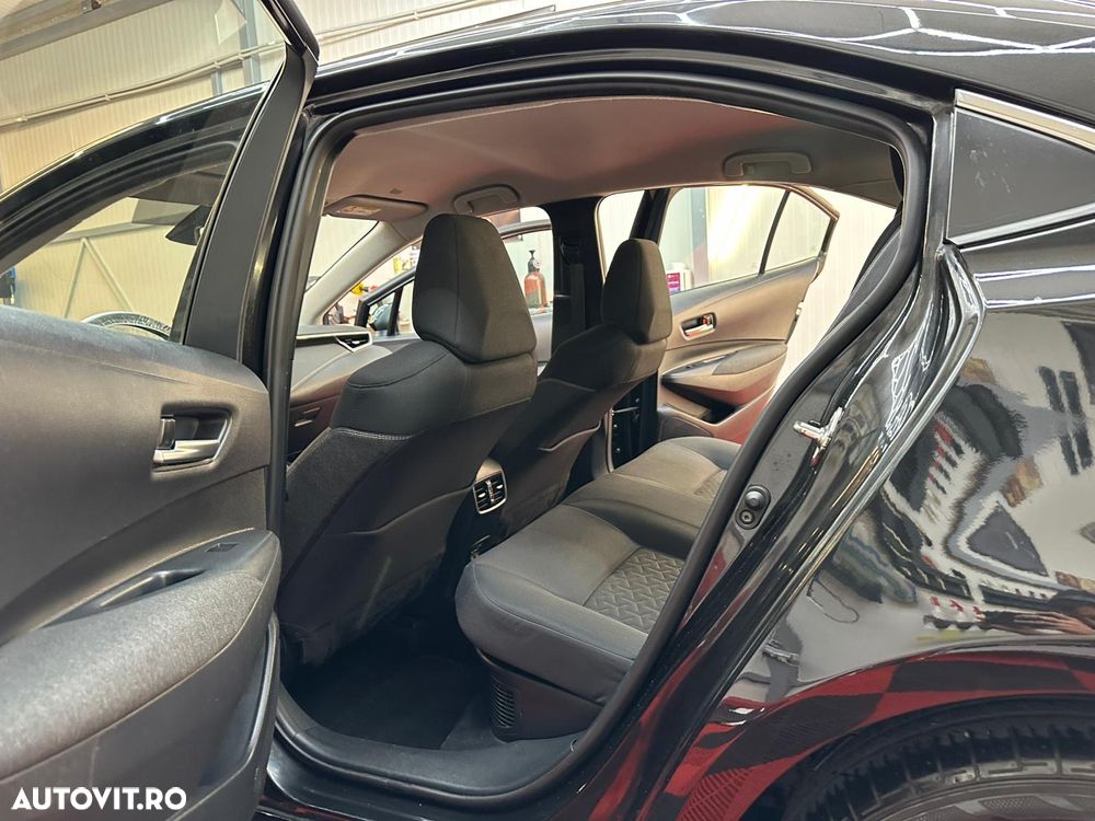 Toyota Corolla 1.8 HSD Business - 13