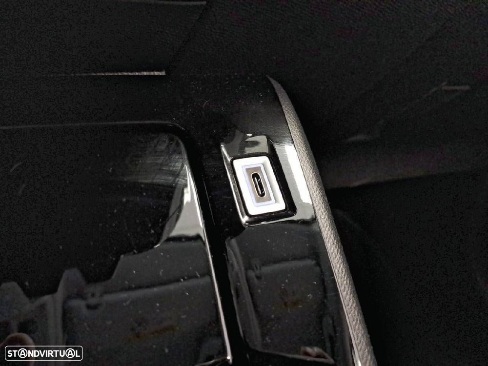 Peugeot 208 1.2 PureTech Allure EAT8 - 23