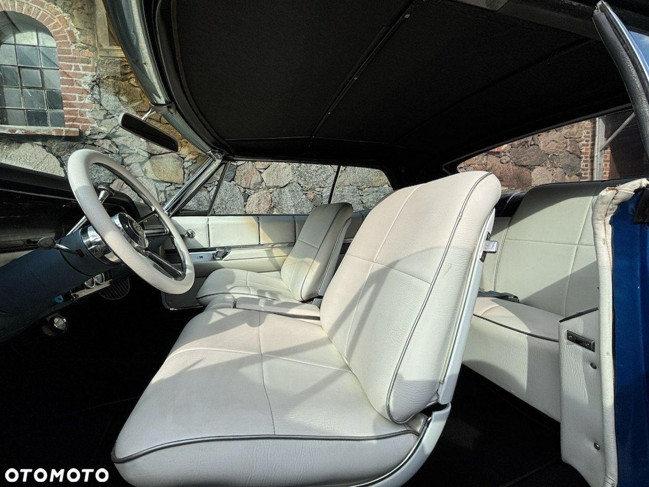 Cadillac Deville - 38