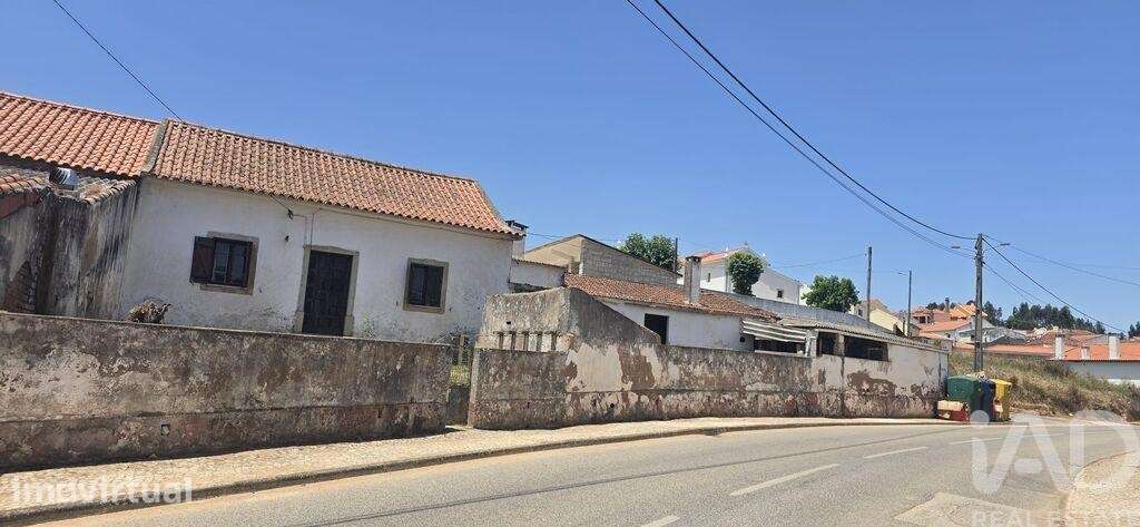 Casa / Villa T2 em Cadaval e Pêro Moniz de 191 m2 - Grande imagem: 2/17