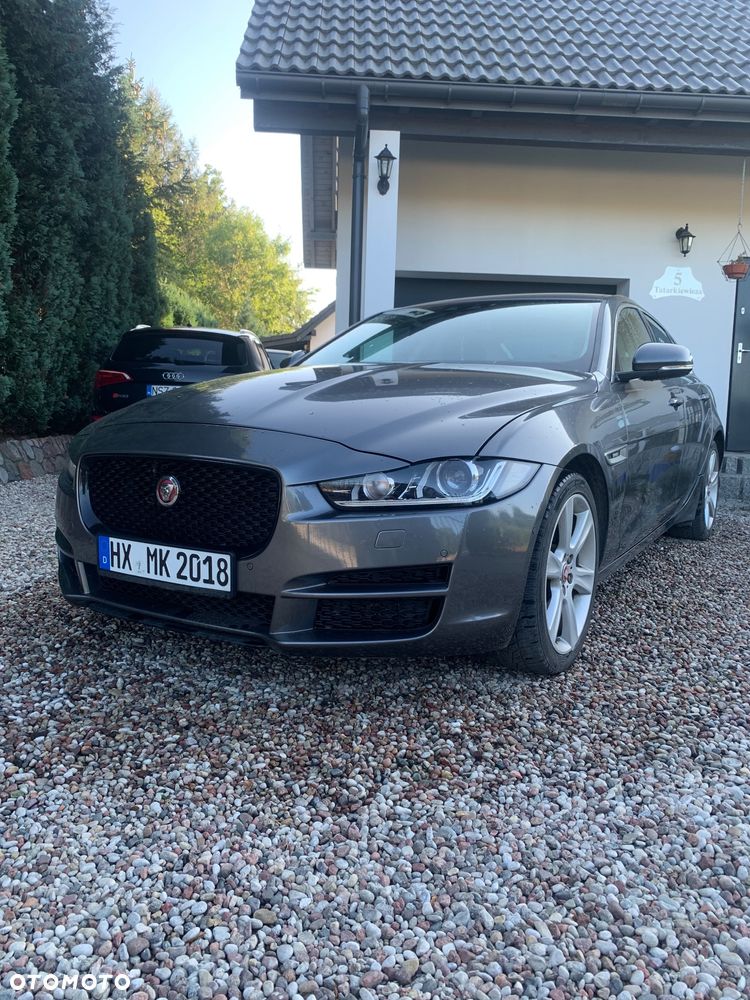 Jaguar XE - 9