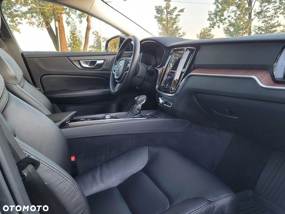 Volvo S60 T5 AWD Momentum Pro - 15