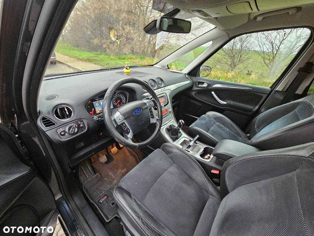 Ford Galaxy 2.0 Ghia - 2