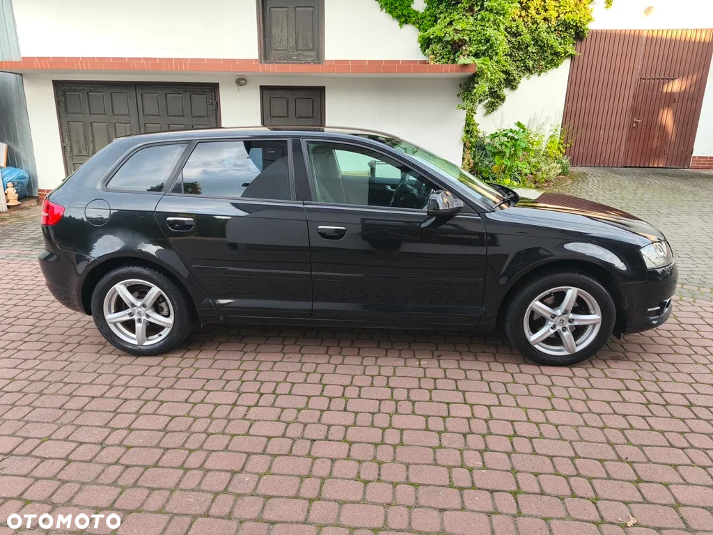 Audi A3 1.6 Sportback Attraction - 8