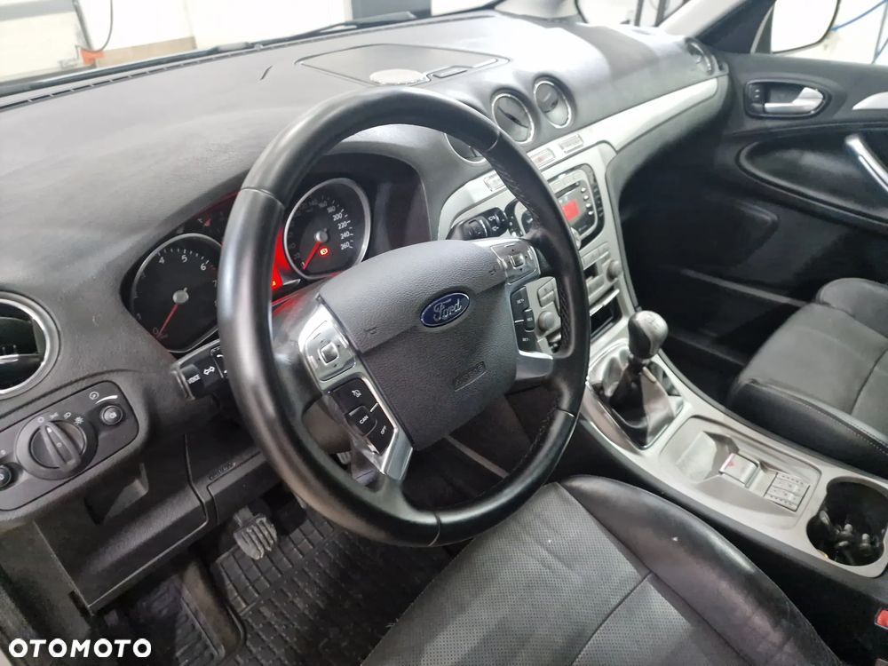 Ford S-Max 2.5 Titanium - 8