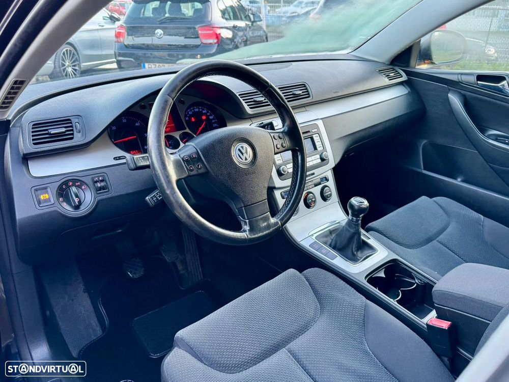 VW Passat 2.0 TDI Highline - 11