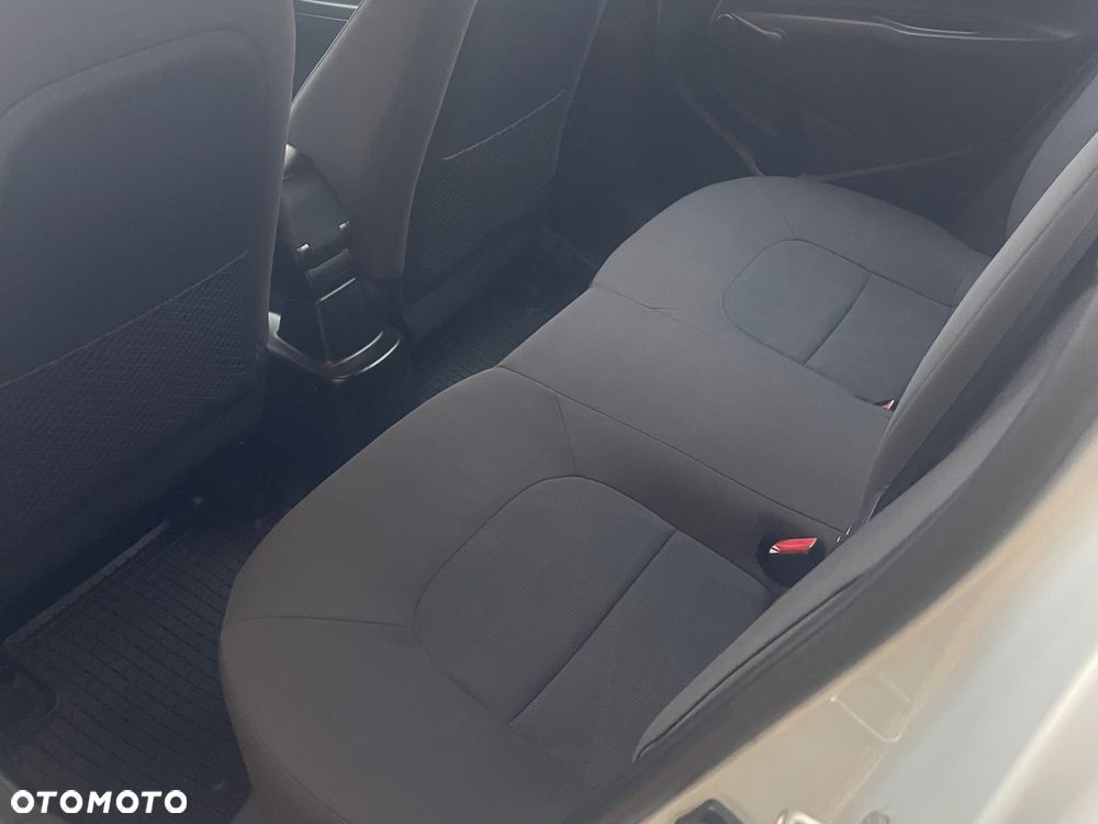 Kia Rio - 7