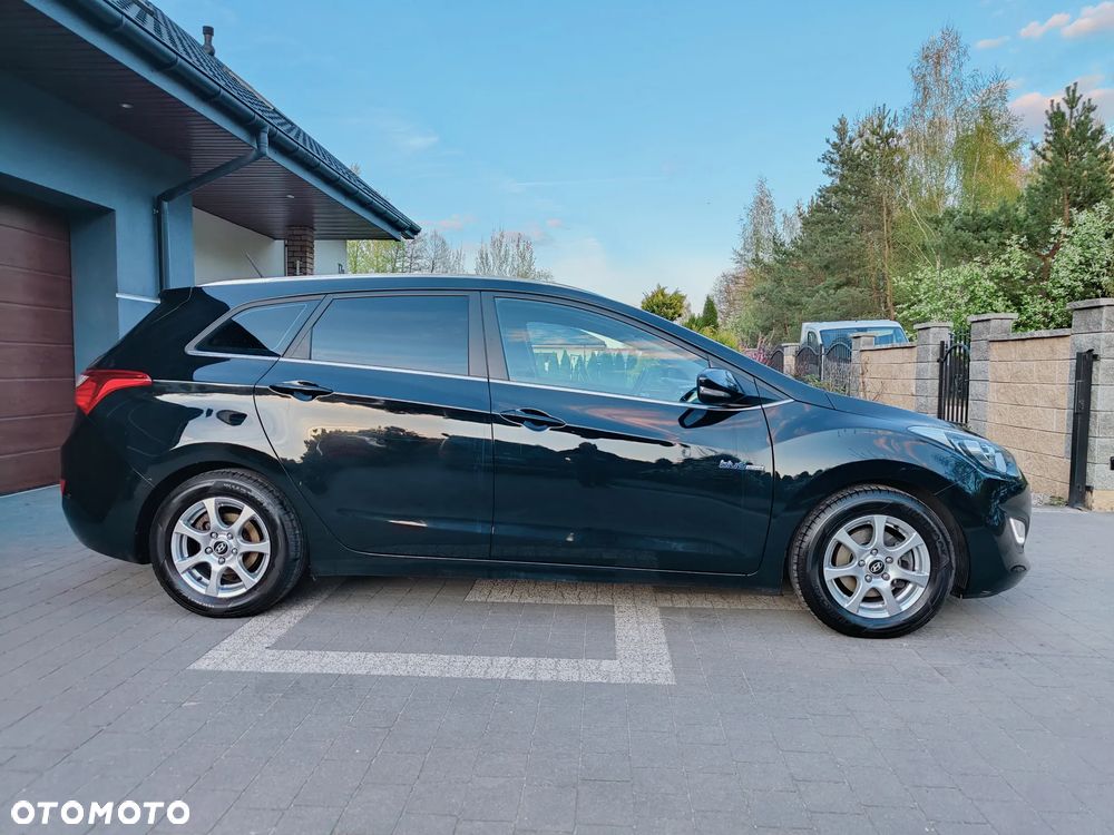 Hyundai i30 blue Kombi 1.6 GDi Style - 3