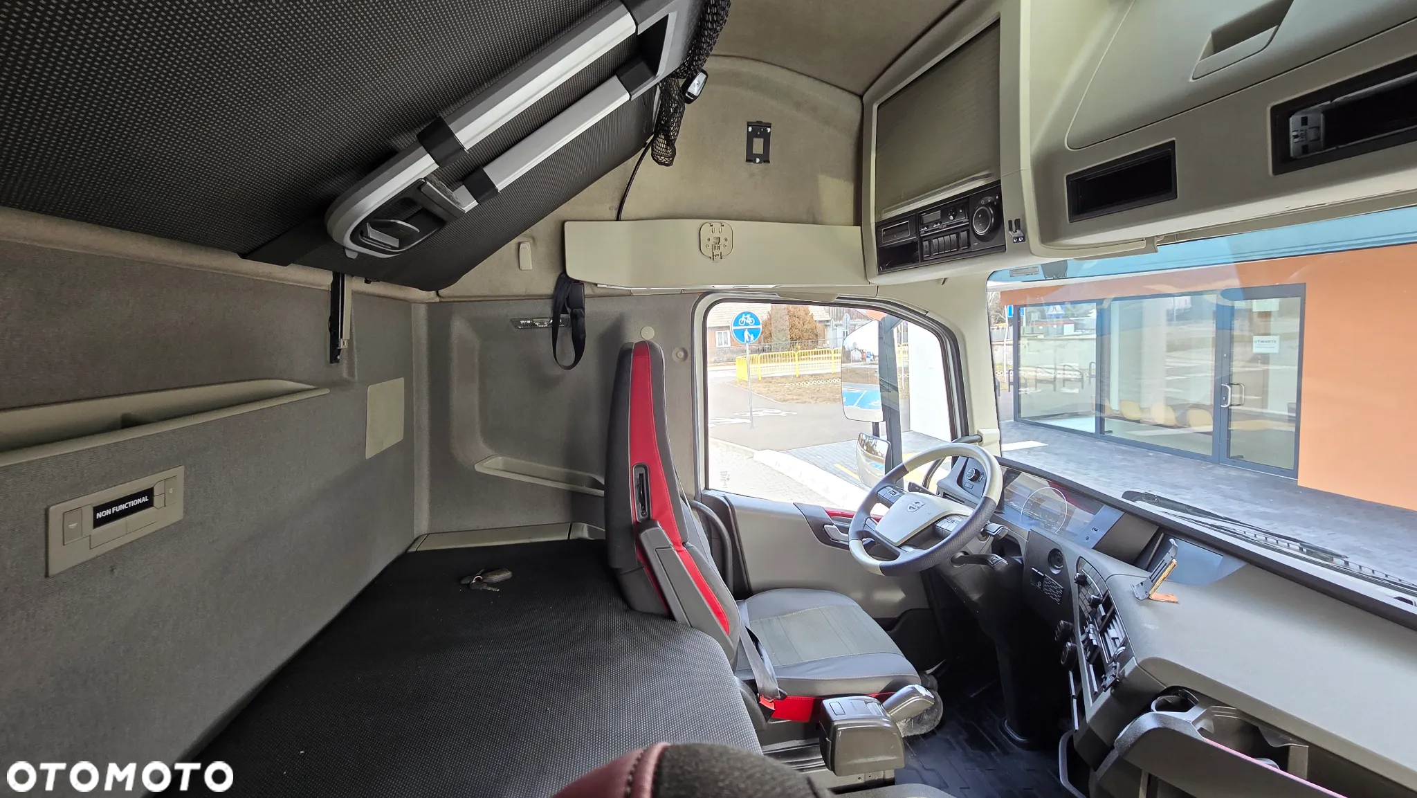Volvo VOLVO FH 500 GLOBETROTTER XL❗️ / STANDARD / PO KONTRAKCIE / ACC / I-SHIFT / RADAR / I-PARK COOL / OSŁONY MIĘDZYOSIOWE / SALON POLSKA / AUTOMAT / EURO 6 / FULL SERWIS ASO / UNIKAT ❗️❗️ - 33
