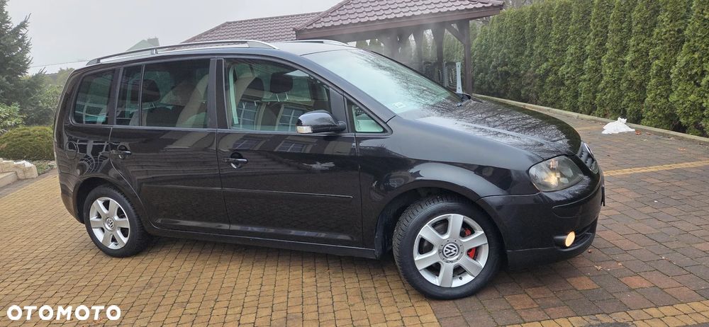 Volkswagen Touran 2.0 TDI DPF Highline - 24