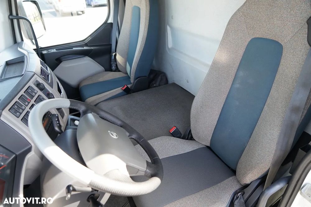 Volvo FL 280 / 4X2 / CAROSERIE 7,3 M / HYVA DRIVE / PILOT / FURCĂ PENTRU PALEȚI / ROTATOR / EURO 6 - 30
