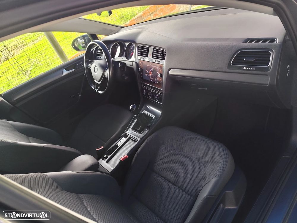 VW Golf Variant 1.6 TDi Confortline - 47