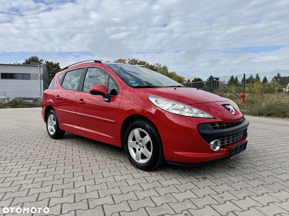 Peugeot 207 2008 photo 2