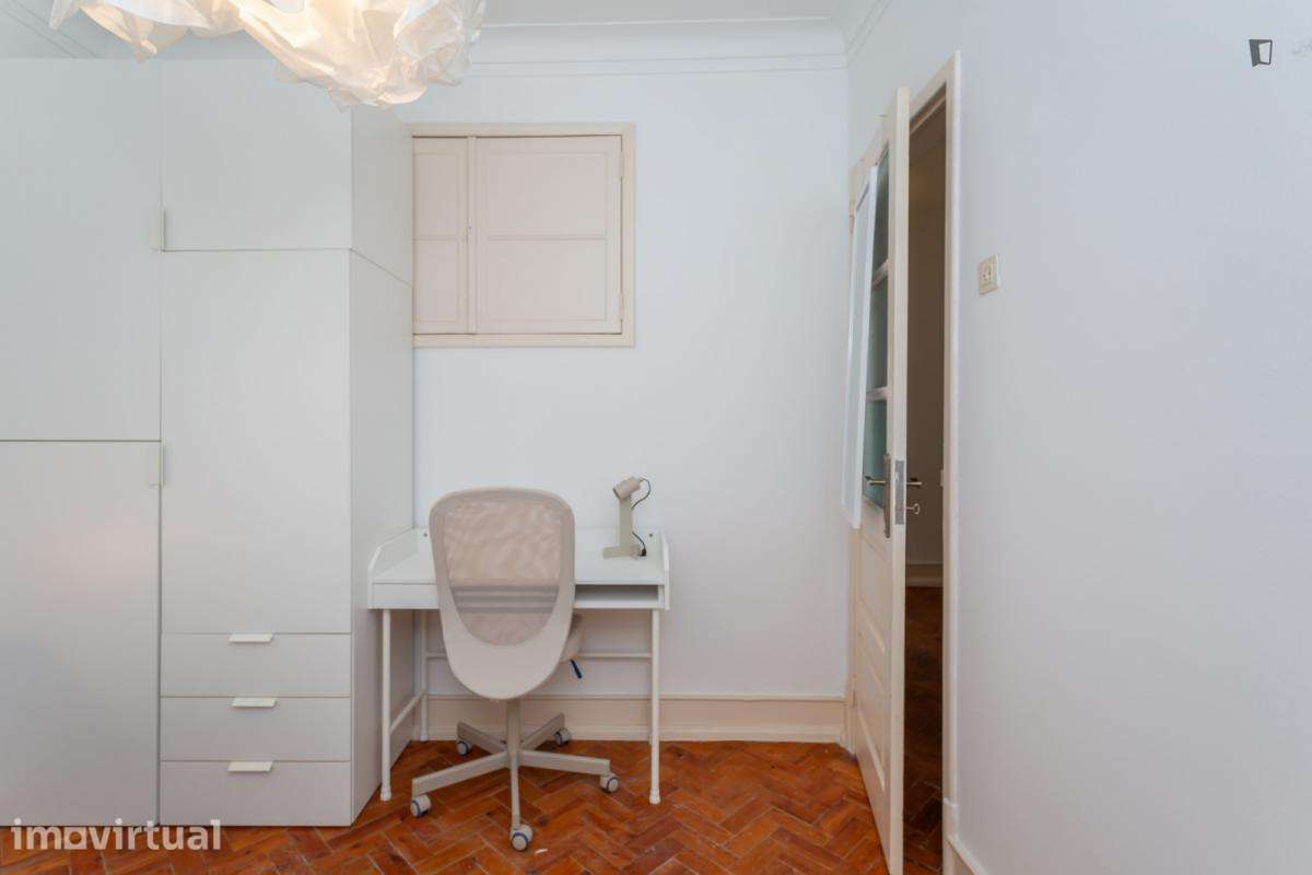 Quarto - localizado em Arroios Lisbon - Grande imagem: 4/10