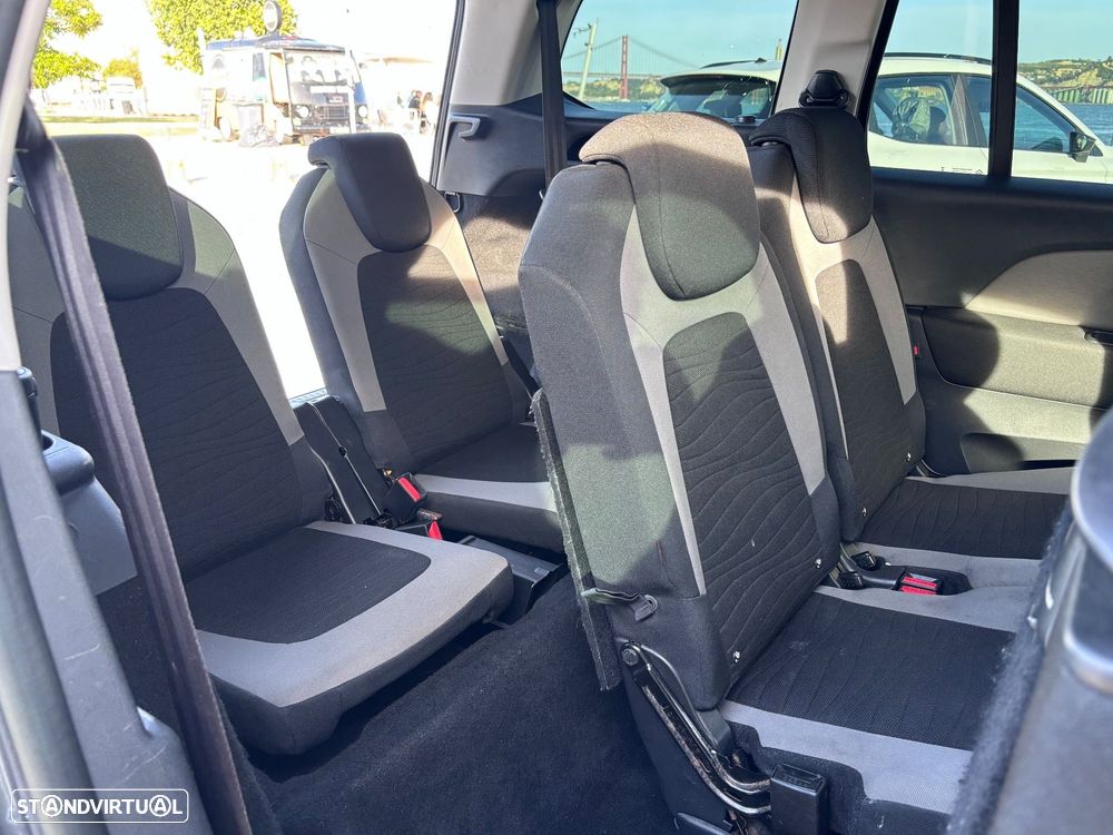 Citroën C4 Grand Picasso - 11