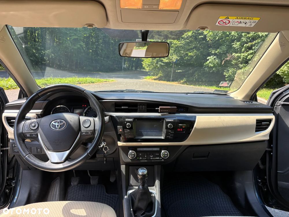Toyota Corolla 1.6 Premium + - 10
