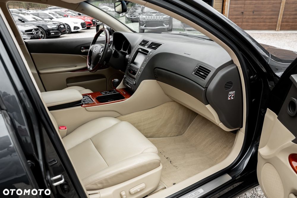 Lexus GS 450h - 22