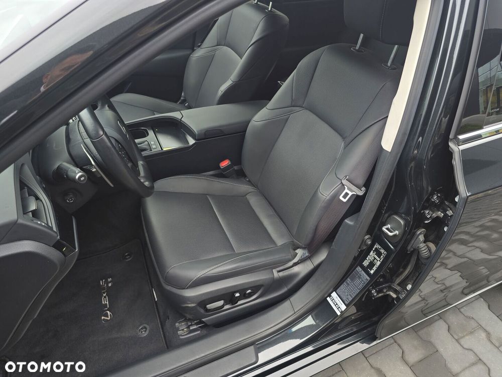Lexus ES 300h Business Edition - 22