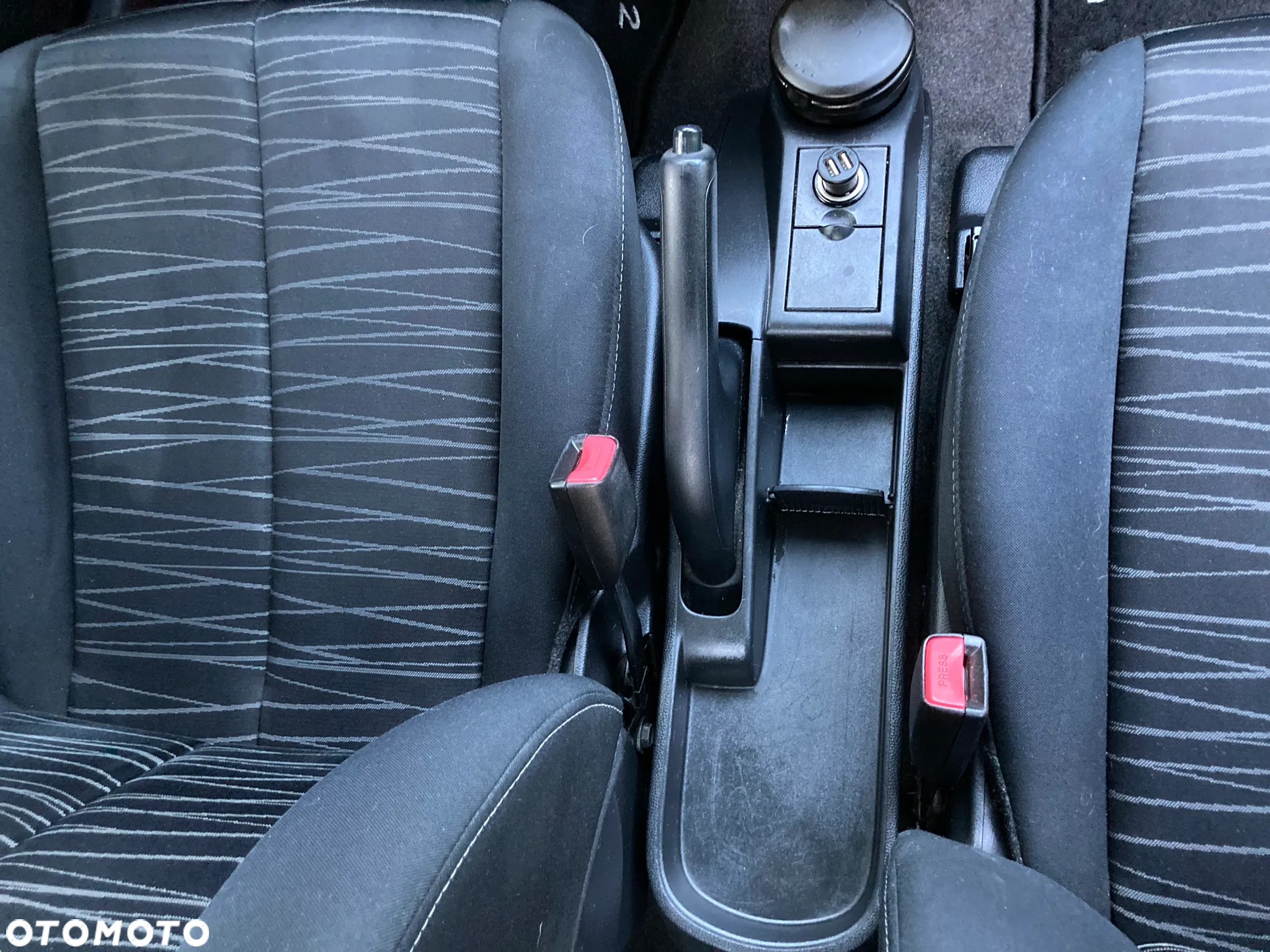 Mazda 2 - 4