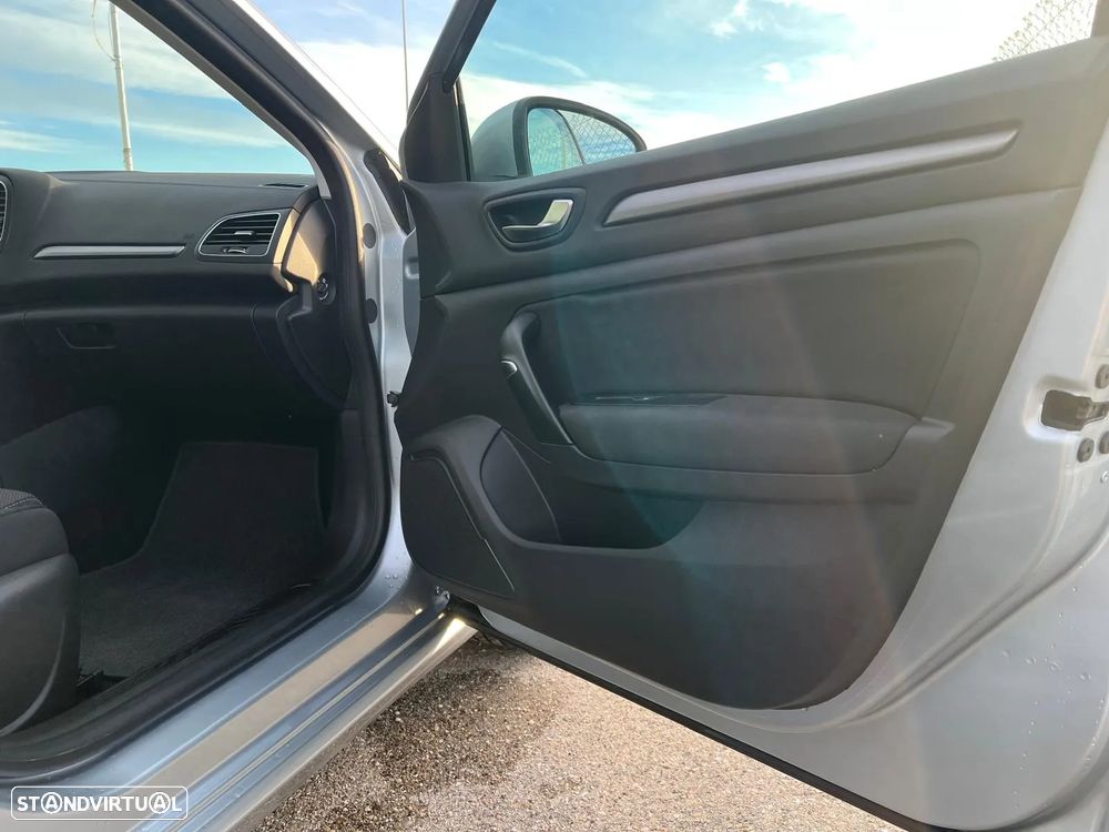 Renault Mégane Sport Tourer 1.5 Blue dCi Equilibre - 12