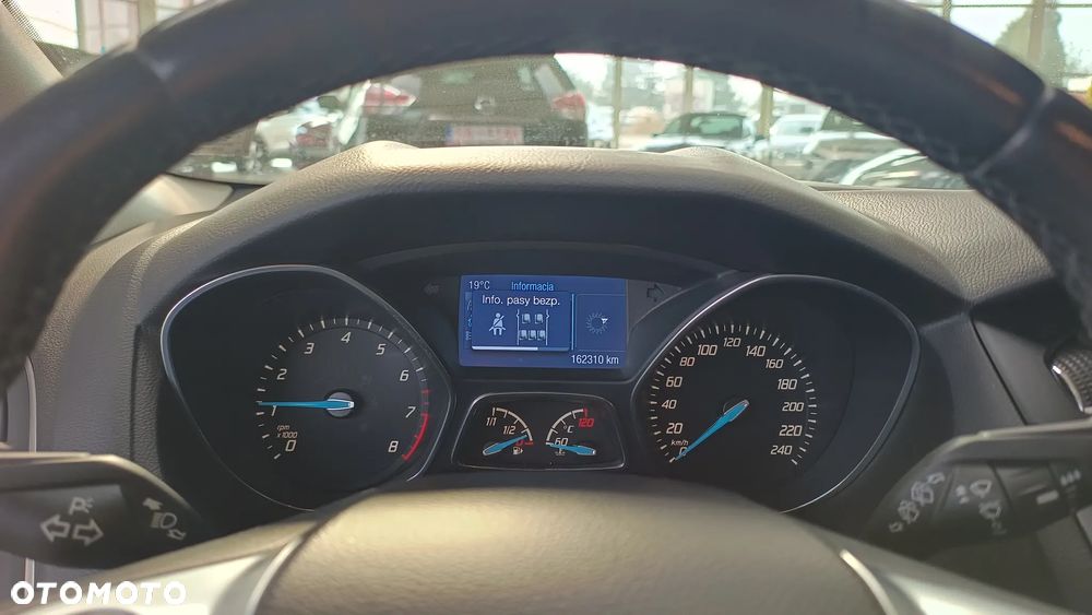 Ford Focus 1.6 EcoBoost Titanium - 24