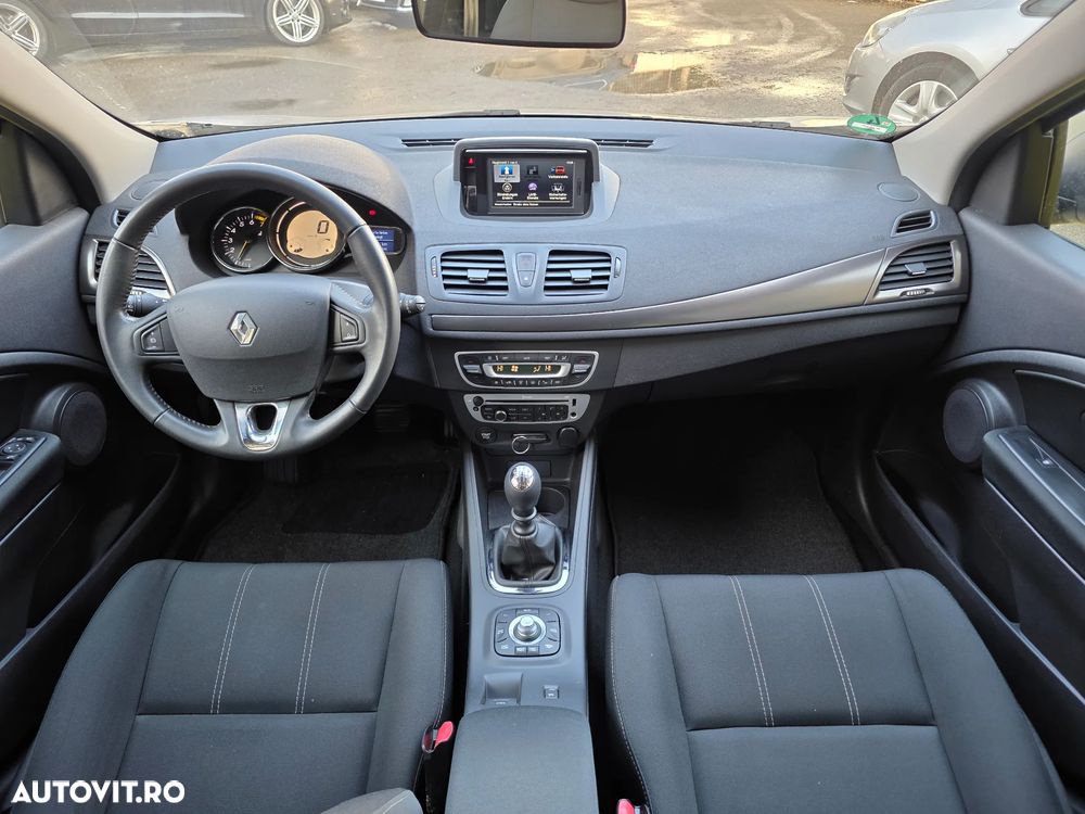 Renault Megane ENERGY TCe 115 Start & Stop Paris Business - 4