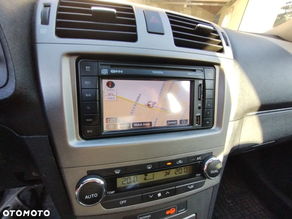 Toyota Avensis 1.8 Comfort - 8