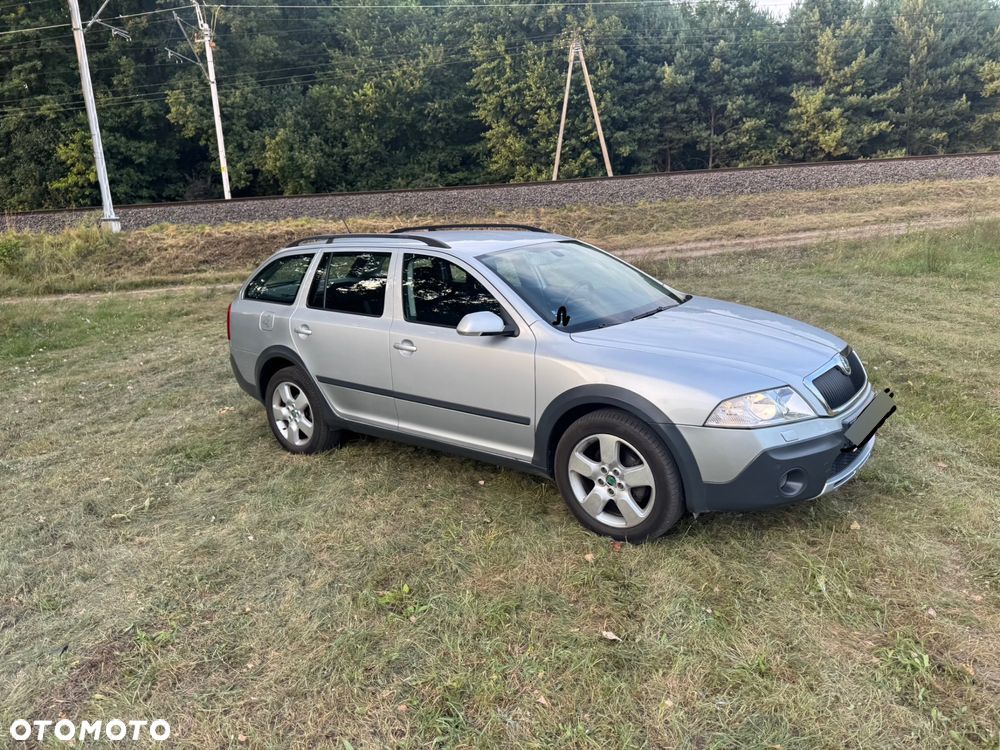 Skoda Octavia Scout 2.0 TDI DPF - 7