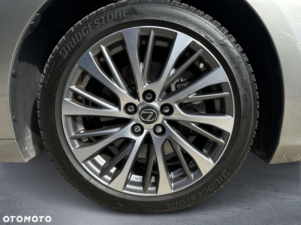 Lexus ES 300h Prestige - 25