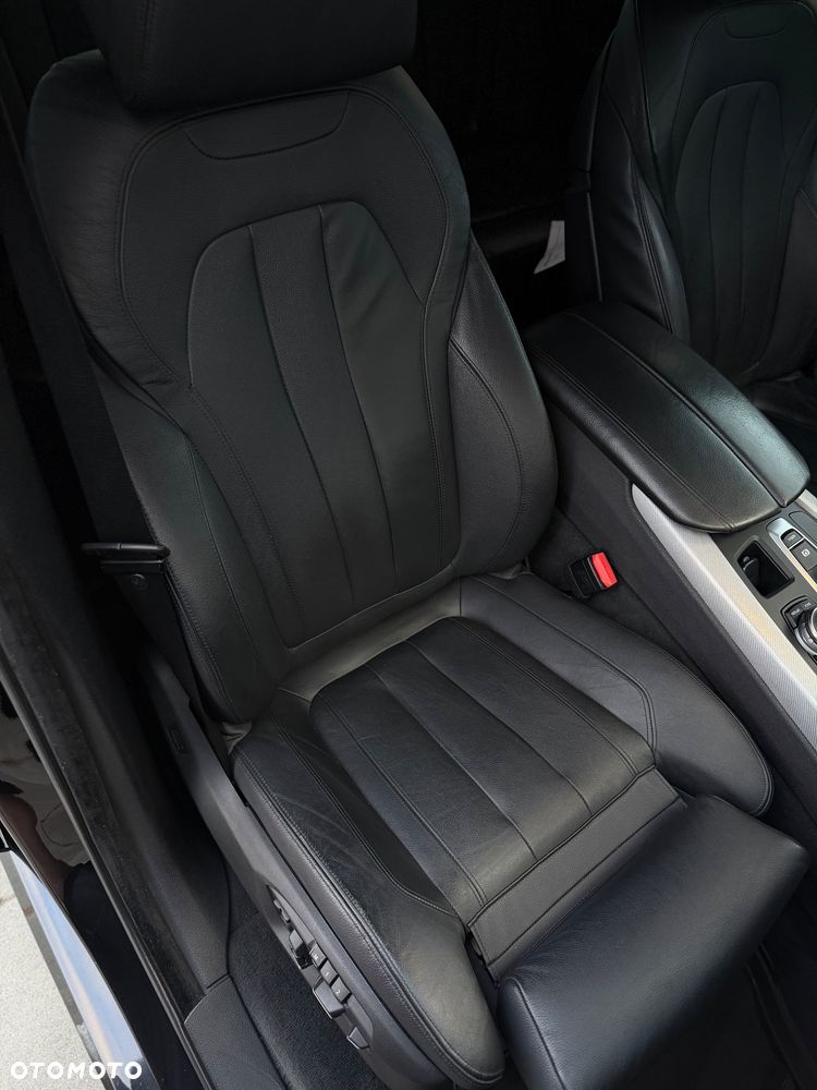 BMW X5 xDrive30d Sport-Aut - 38