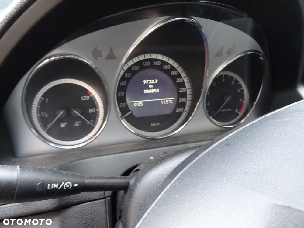 Mercedes-Benz Klasa C 180 BlueEFFICIENCY Avantgarde - 5