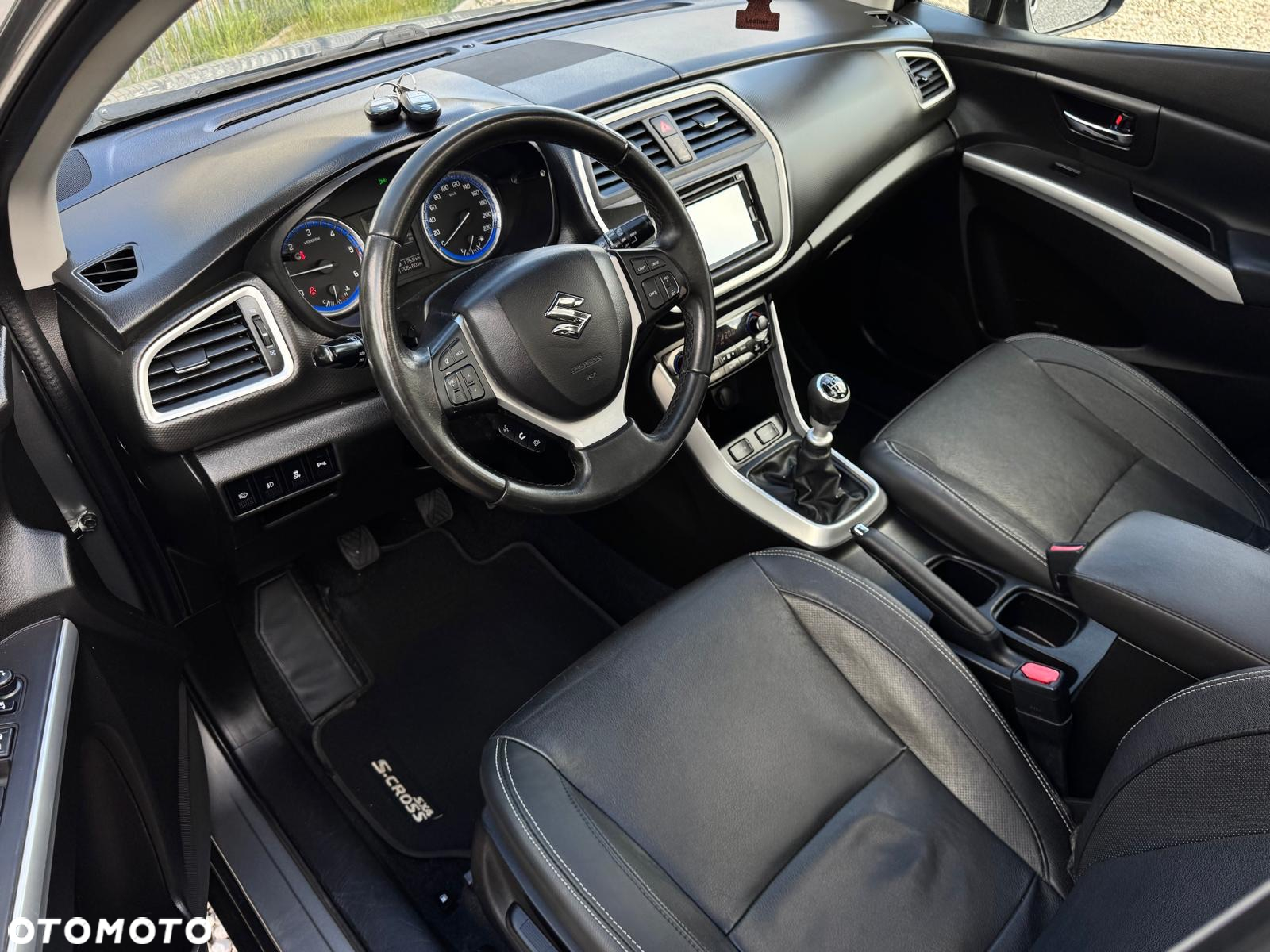 Suzuki SX4 S-Cross 1.6 DDiS Premium Plus - 23