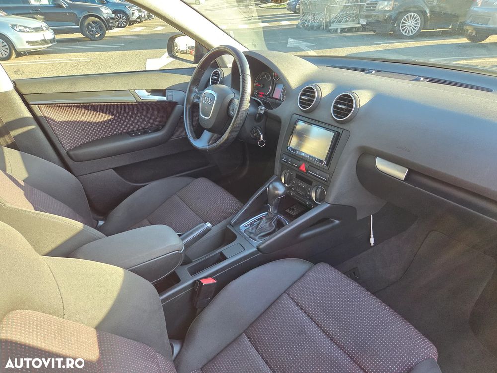 Audi A3 2.0 TDI Sportback DSG Attraction - 1