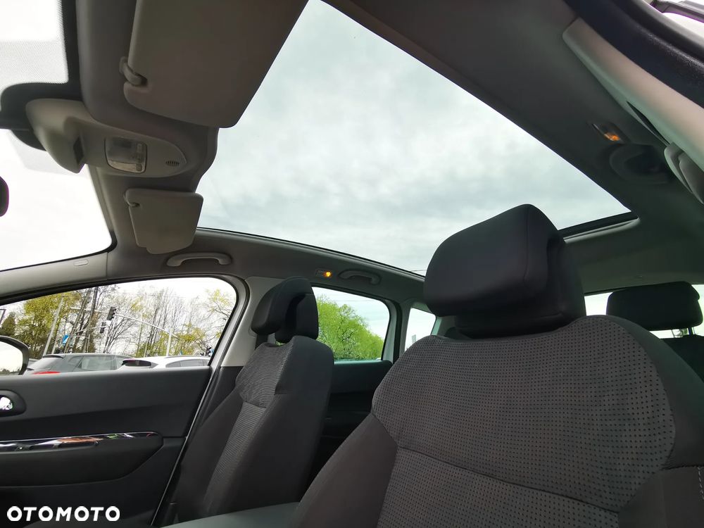 Peugeot 3008 2.0 HDi HYbrid4 - 11