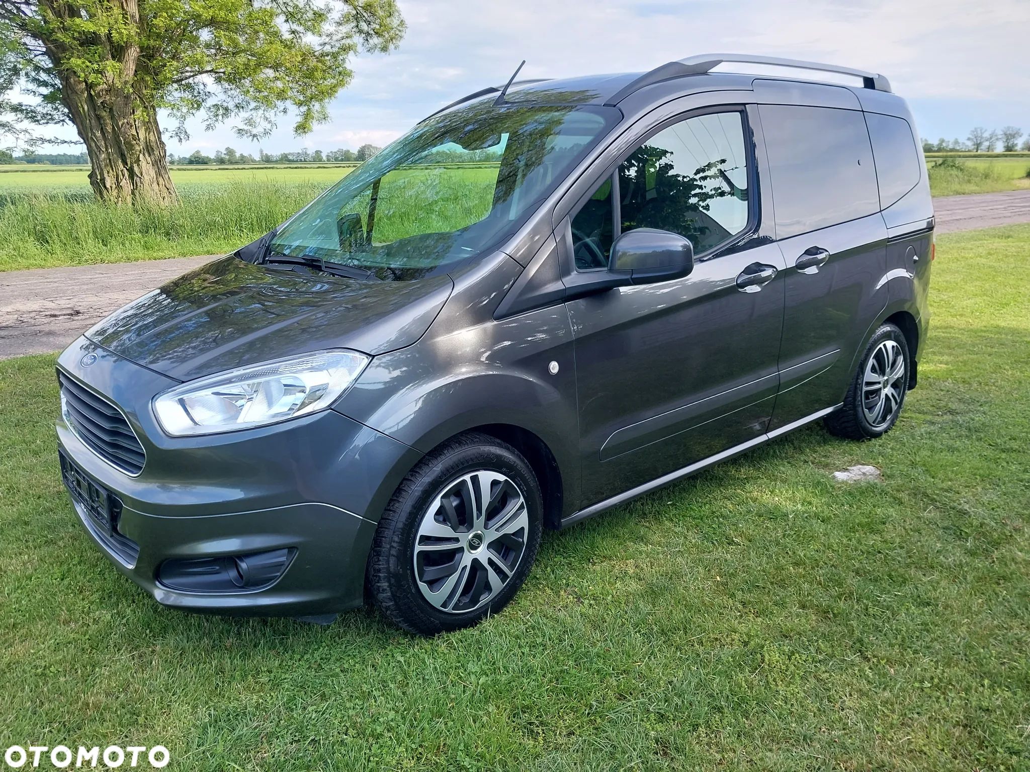 Ford Tourneo Courier 1.0 EcoBoost Titanium - 1