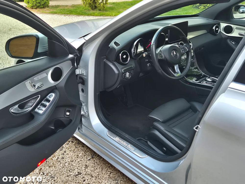Mercedes-Benz Klasa C 300 7G-TRONIC AMG Line - 6