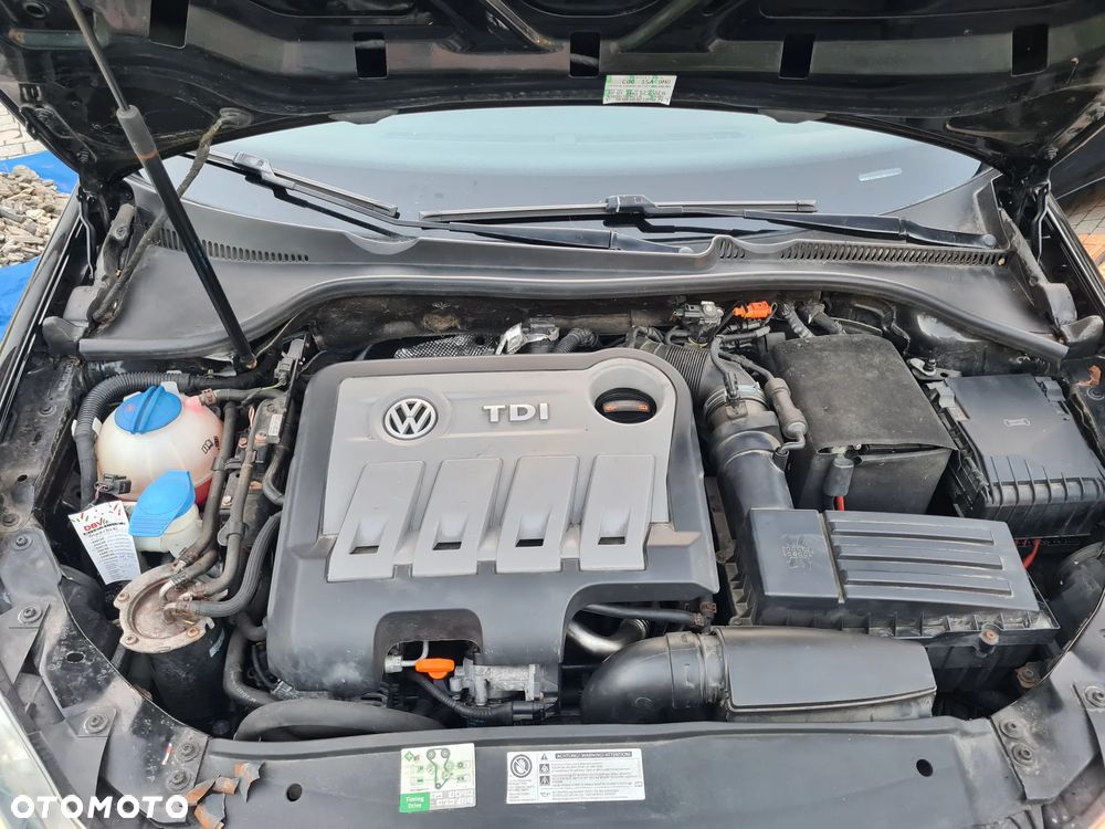 Volkswagen Golf 2.0 TDI DPF BlueMotion Technology MATCH - 37